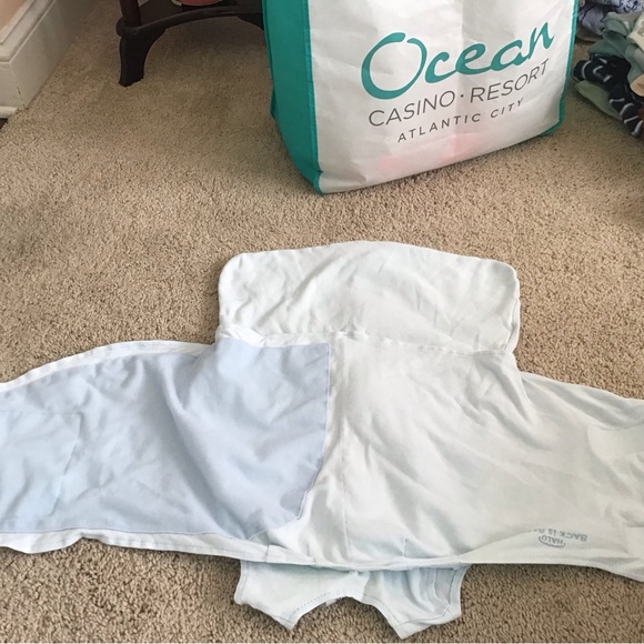 Halo SleepSack Swaddle Birth to 3 Months.
Janie and Jack set Birth to 3 Months. - Picture 8 of 11